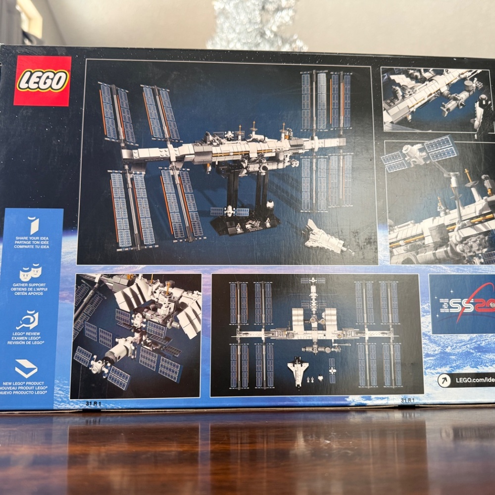 LEGO Ideas: International Space Station (21321) - Picture 4 of 5